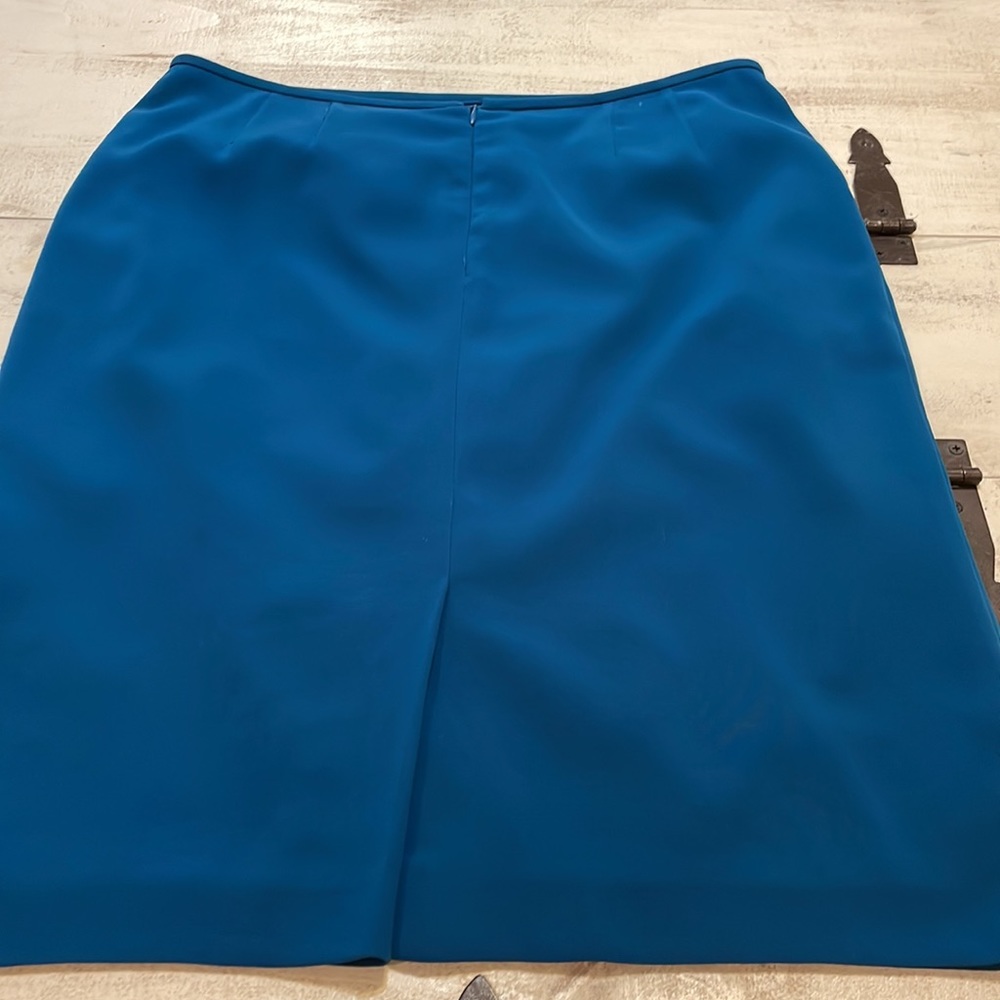 KASPER petite teal colored pencil skirt, size 14P. Fully lined. Great condition. - Picture 5 of 13